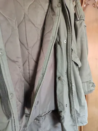 Parka verde mujer con capucha y estrellas