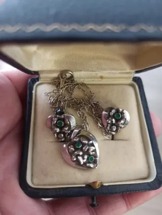 Conjunto antiguo corazón flores esmeralda