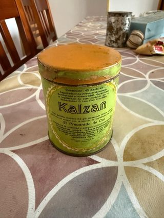 Lata antigua Kalzan El Preparado de Cal