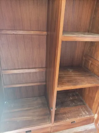 Armario de 2 puertas muy decorativo y práctico.