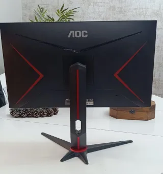 Pantalla AOC Negra y Roja