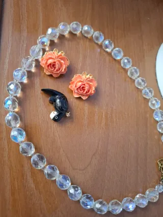 Joyería antigua: collar y pendientes