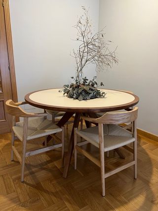 Mesa redonda madera y cemento