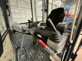 Mini Excavadora Takeuchi TB216