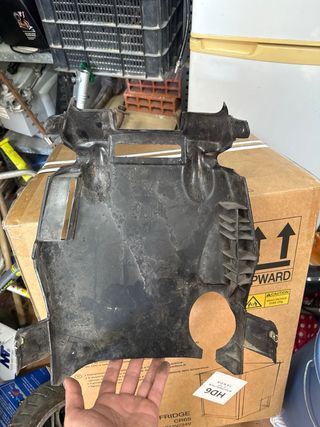 Bajo Colín Yamaha Aerox Negro