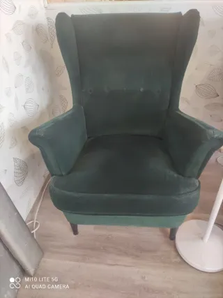 Sofá naranja y verde.solo Ávila Ávila