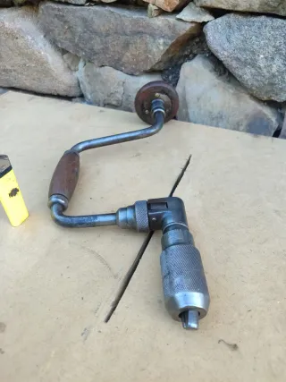 Berbiquí antiguo de carraca