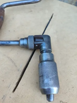 Berbiquí antiguo de carraca