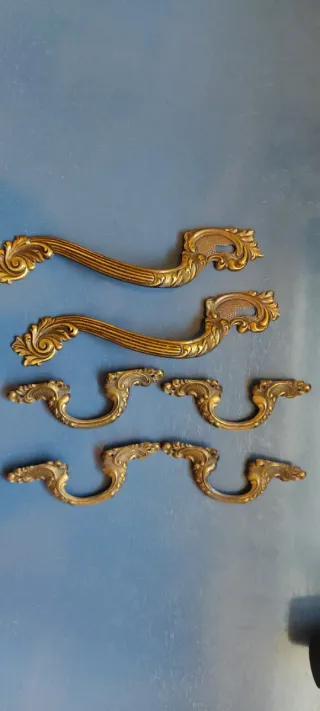 Antiche maniglie per armadi