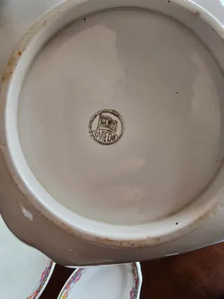 Vajilla antigua marca Oviedo loza craquelada