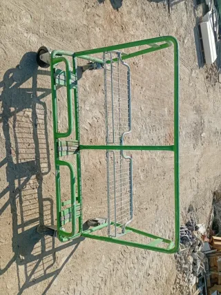 Carrito transportador de paneles verde