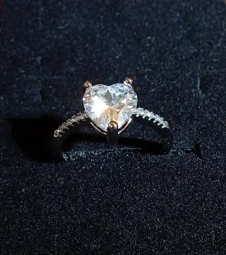 Anillo Corazón de Plata de Ley 925.