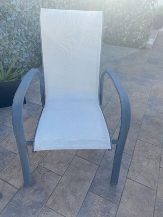 Tavolo e 4 sedie da esterno