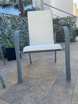 Tavolo e 4 sedie da esterno