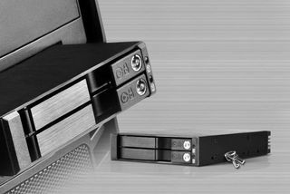 Panel PC Frontal 3.5 Negro 2x SATA 2.5