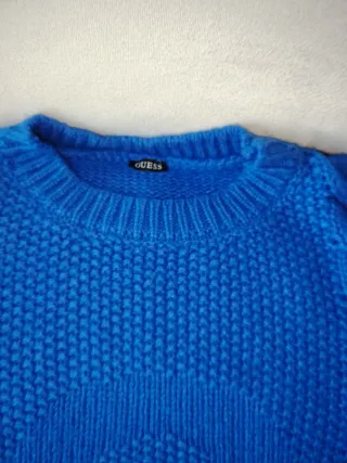 Jersey Guess azul manga abullonada