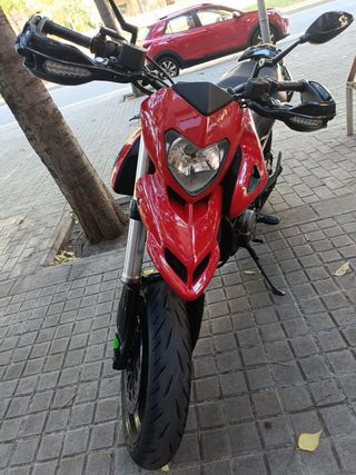 Ducati Hypermotard 796