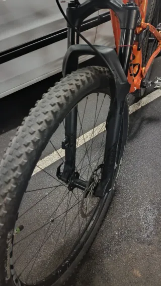 Bicicleta Enduro/XC Naranja