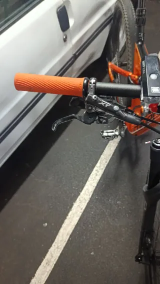 Bicicleta Enduro/XC Naranja