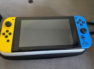 Nintendo Switch + Accesorios y Juegos