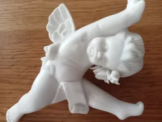 Soprammobile angelo in porcellana bianca