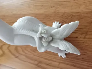 Soprammobile angelo in porcellana bianca