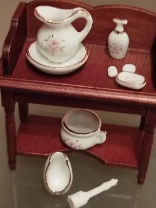 Miniature in ceramica con design vintage per case delle bambole