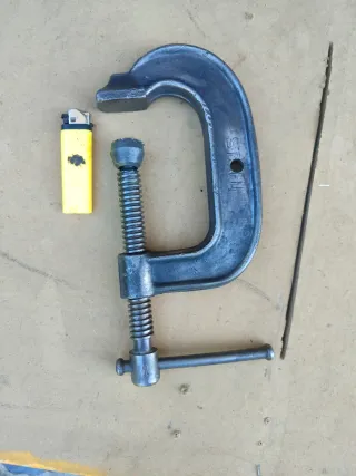 Sargento de hierro antiguo