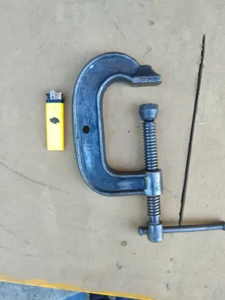 Sargento de hierro antiguo