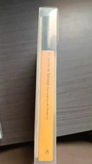 Pack acampada: 2 guías de viaje y 1 brújula