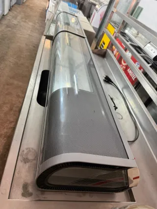 Vitrina refrigerada curva