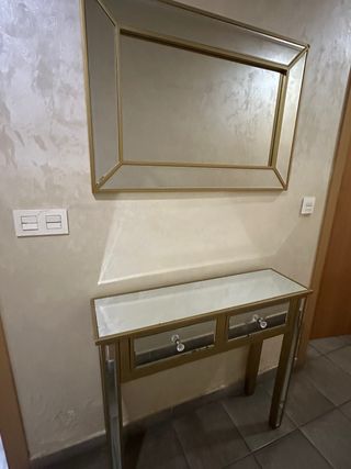 Consola recibidor dorada con espejo