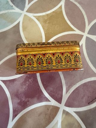 Caja metálica antigua Salicilatos de Bismuto