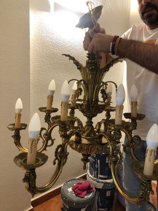 Lámpara de bronce estilo clásico