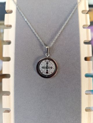 Collar San Benito giratorio plateado