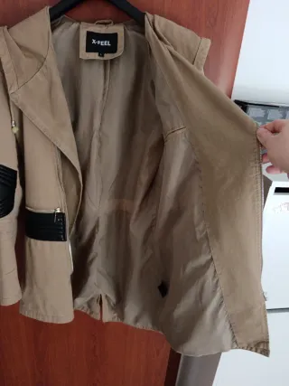 Giubbotto uomo beige con cappuccio