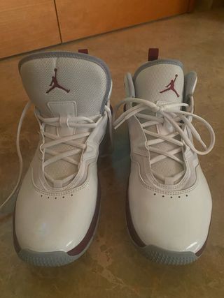 Jordan Stay Loyal 3 Blancas y Grises