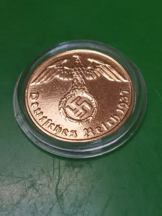 Moneda Nazi 1937 chapada en oro