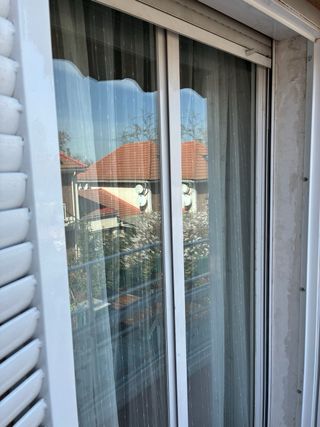 Ventanas aluminio blanco correderas. Balconeras