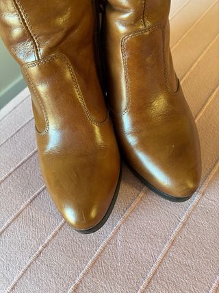 Botines de piel tacón camel