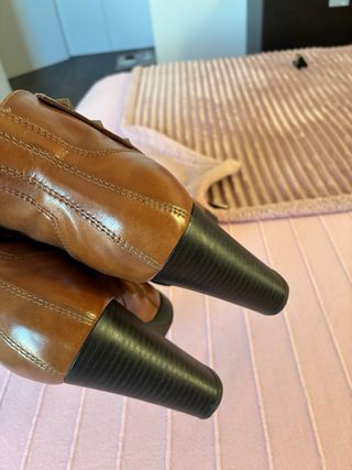 Botines de piel tacón camel