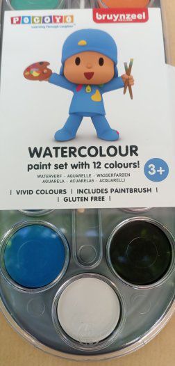 Pocoyo mago peluche + Set 12 colores de acuarelas