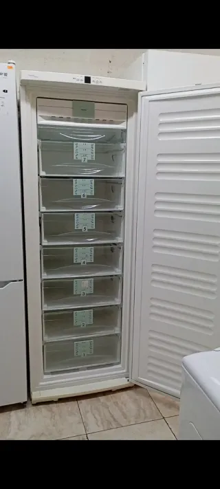 Congelador vertical LIEBHERR