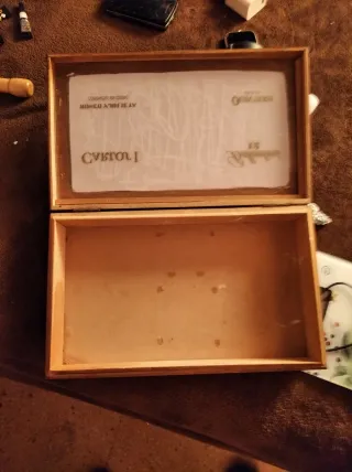 Jollero antiguo con flores