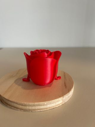 Flor roja articulada para regalo