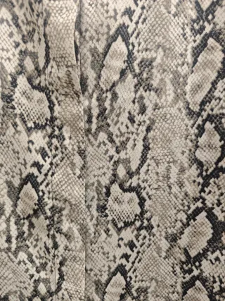 Camisa Mango Animal Print Serpiente Gris Talla XS