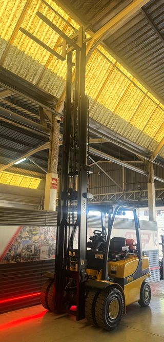 CARRETILLA ELEVADORA OCASION 2500 KG AÑO 2020