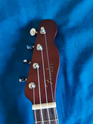 Ukelele Fender Cereza