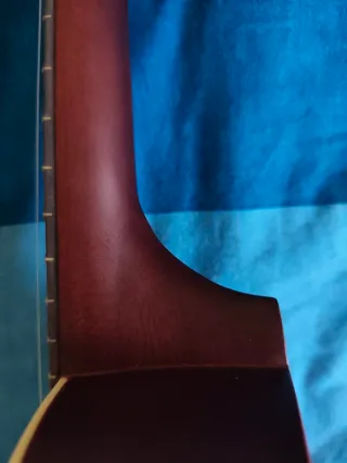 Ukelele Fender Cereza