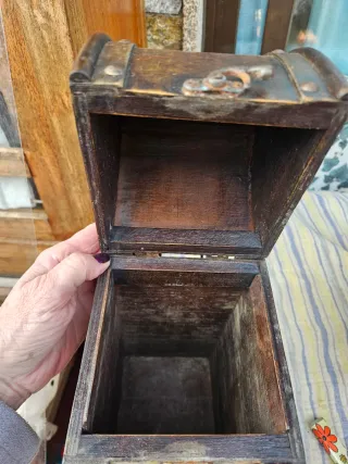 Botellero portátil de madera y metal